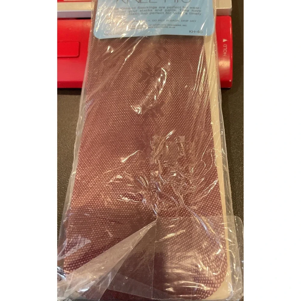 Hampshire Designers 8.5-11 Knee Hi Stockings Mulberry Vintage Side Design NEW